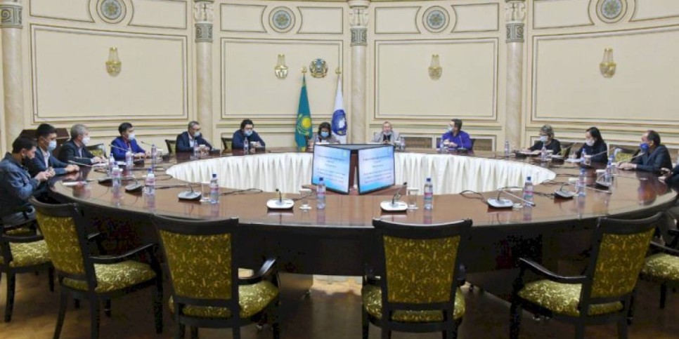 
                    Итоги выборов обсудили в Алматы
                