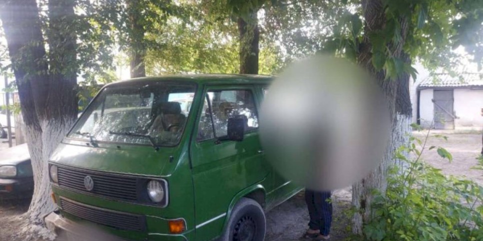 
                    Днем возил хлеб, а ночью громил могилы житель Алматинской области
                