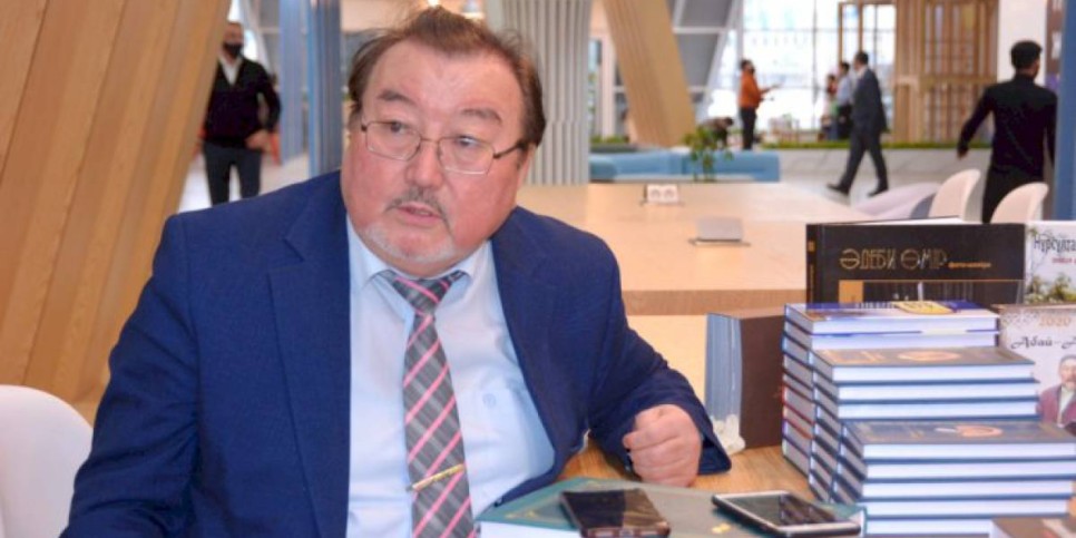 
                    Улыкбек Есдаулет: Выборы проходят открыто и прозрачно
                