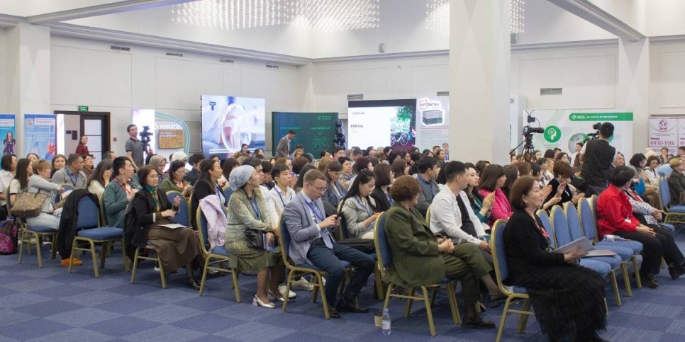 
                    В Алматы состоялась творческая встреча поэта Адилгазы Кайырбекова 
                