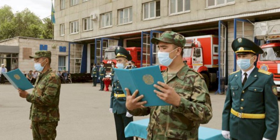 
                    Новобранцы Алматинской противопожарной службы принесли присягу
                