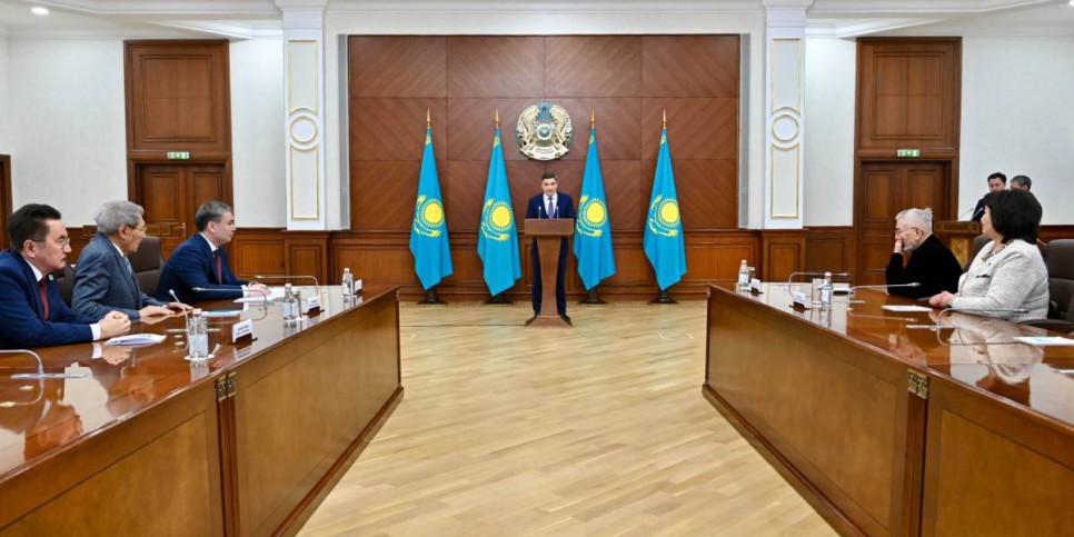 
                    Лучшим казахстанским геологам вручили государственные награды  
                