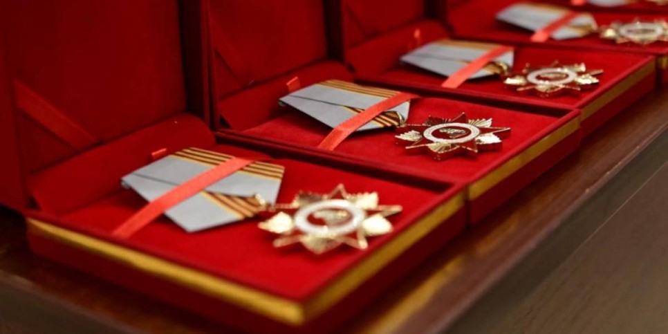 
                    В Астане вручили медали «За доблесть и верность долгу» родственникам павших героев ВОВ
                