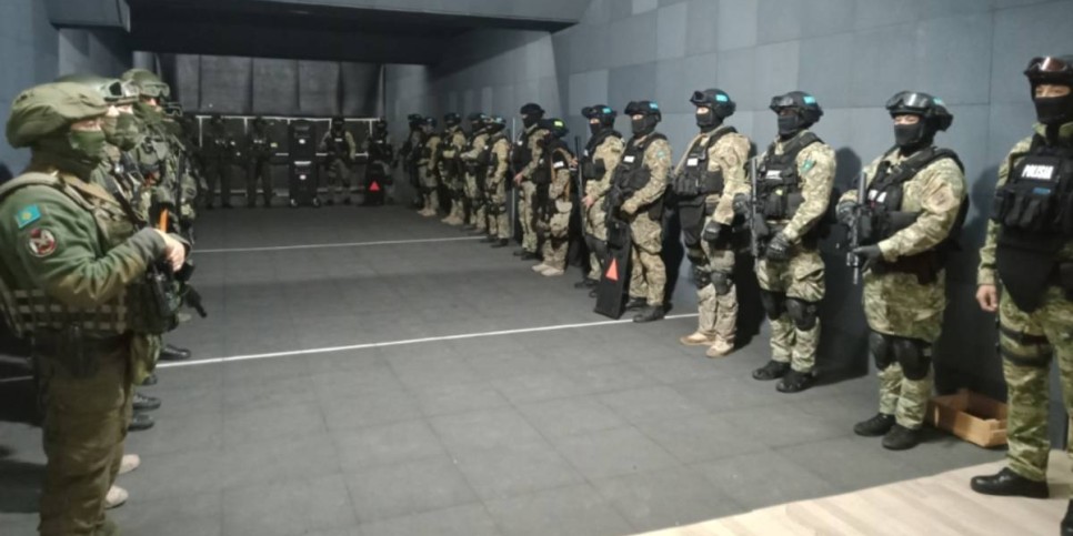 
                    Алматинский штаб по борьбе с терроризмом провел тренировки для военнослужащих
                