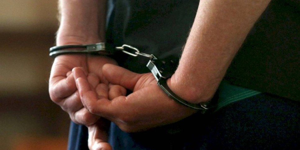 
                    Взломщик пытался спрятаться в обворованном им ломбарде в Алматинской области
                