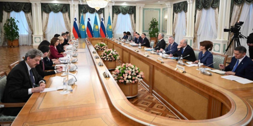 
                    Президенты Казахстана и Словении провели переговоры в расширенном формате
                