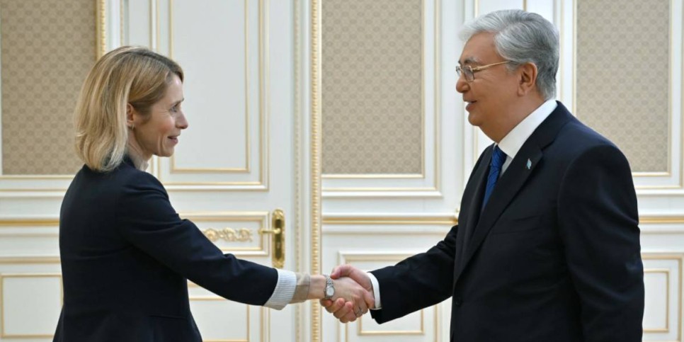 
                    Токаев провел встречу с вице-президентом Еврокомиссии 
                