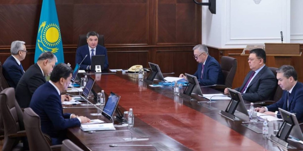 
                    На заседании Правительства Бектенов раскритиковал систему управления отходами 
                