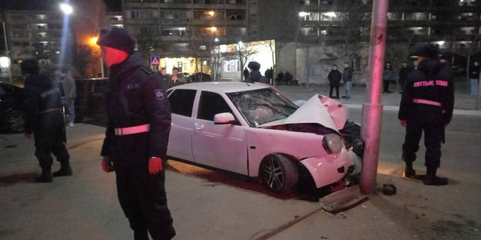 
                    Гвардейцы помогли пострадавшим в ДТП в Актау
                