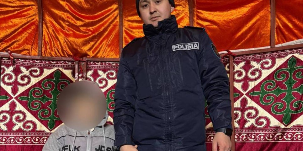 
                    Полицейские области Абай нашли потерявшегося мальчика во время празднования Наурыза
                