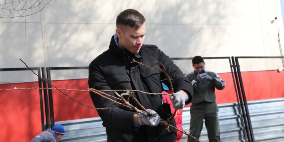 
                    Нариман Курбанов поддержал экологический забег в Алматы, призвав горожан к заботе о чистоте города
                