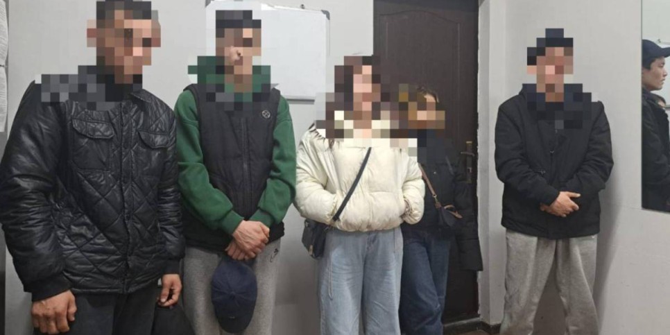 
                    26 грабителей, орудовавших по схеме «приманка», задержаны в Алматы
                