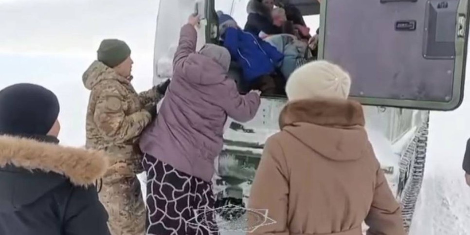 
                    Около 30 человек эвакуировали из снежного заноса в Казахстане
                