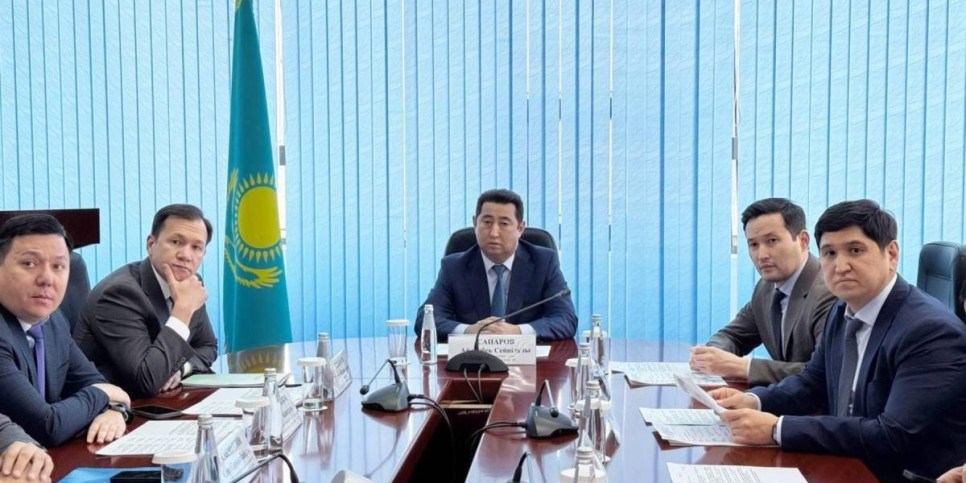 
                    Айдарбек Сапаров ознакомился с применением космических технологий в АПК
                