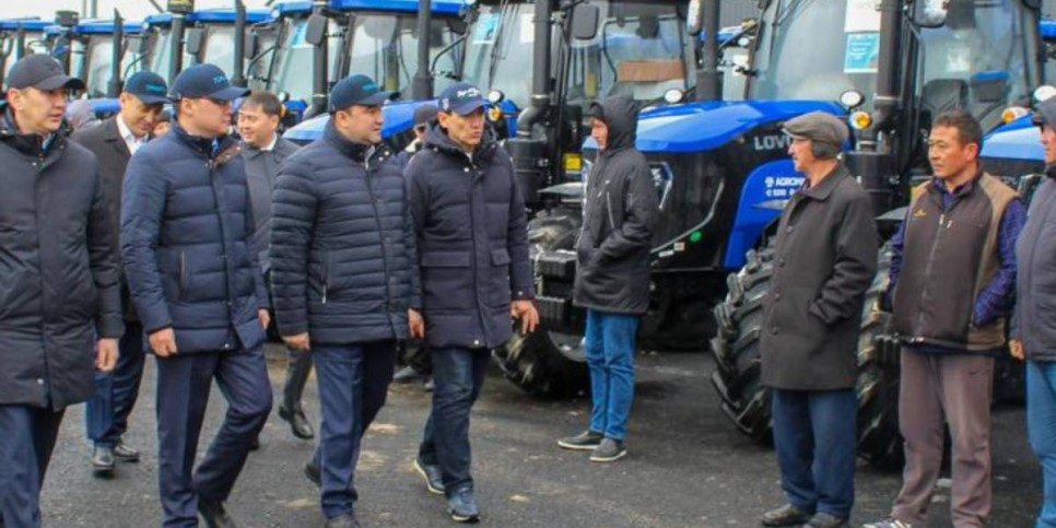 
                    Аграрии Туркестанской области получили новую технику
                