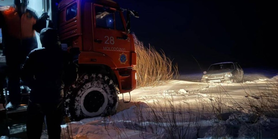 
                    Более 20 человек эвакуировали с дорог Карагандинской области из-за метели
                