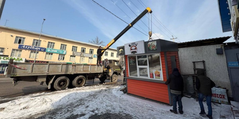 
                    В Алматы снесли очередной незаконный торговый объект
                