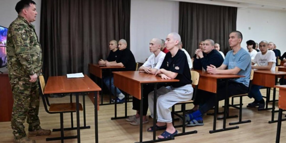 
                    Призывники из Астаны отправились на пограничную службу
                