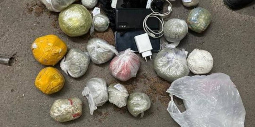 
                    Гвардейцы пресекли попытки проноса 140 мобильных телефонов в учреждения УИС
                