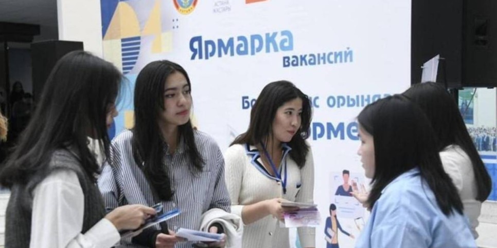 
                    Молодежная политика Казахстана: трудоустройство, жилье и карьерный рост
                