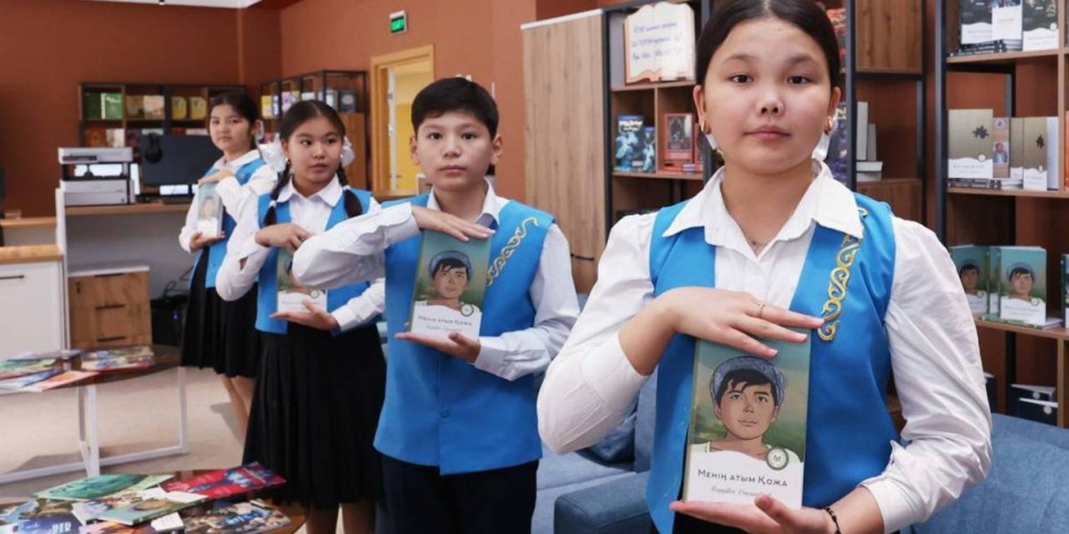 
                    800 школьных библиотек в Казахстане прошли модернизацию и обновили книжный фонд
                