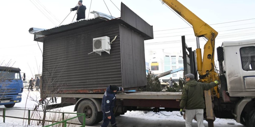 
                    В Алматы за три дня демонтировано 211 незаконных торговых объектов
                