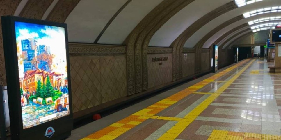 
                    Метрополитен Алматы тестирует новые ограждения с двойной функцией
                