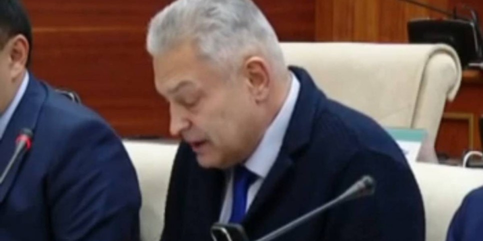 
                    МВД: Штрафа за прогрев авто более пяти минут не существует
                