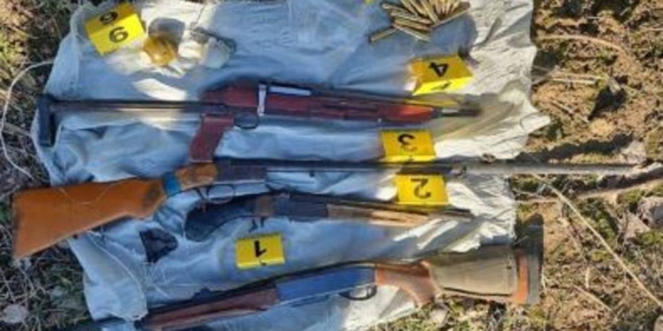 
                    Сотрудники КНБ изъяли оружие и боеприпасы, похищенные во время январских событий
                