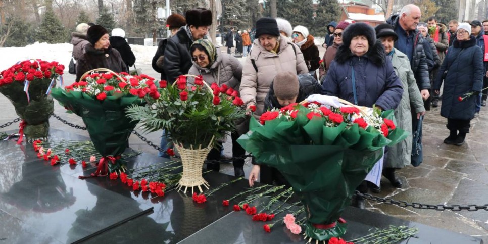 
                    В Алматы отметили 81-ю годовщину снятия блокады Ленинграда
                