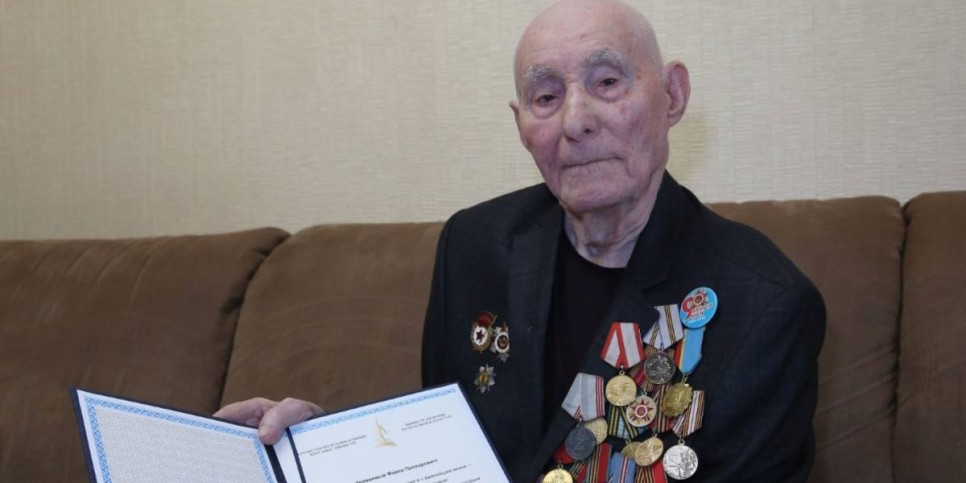 
                    101-летнего ветерана поздравили с предстоящим 80-летним юбилеем Победы в ВОВ
                