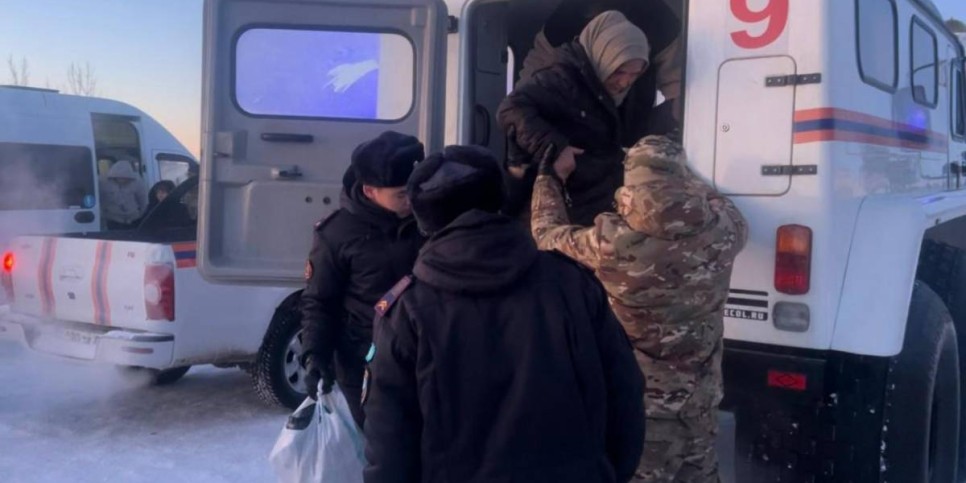 
                    Более 60 иностранцев эвакуировали спасатели МЧС в Костанайской области
                