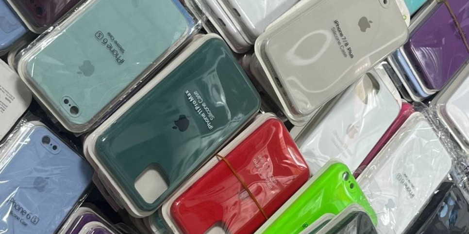 
                    В Алматы выявлено незаконное использование товарных знаков Apple
                