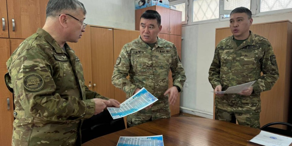 
                    Замглавкома Сил воздушной обороны ВС РК посетил военный вуз в Алматы
                