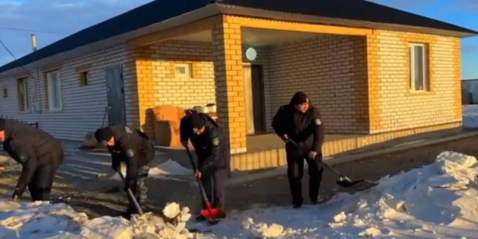 
                    Абайские полицейские помогли вдове ветерана войны
                