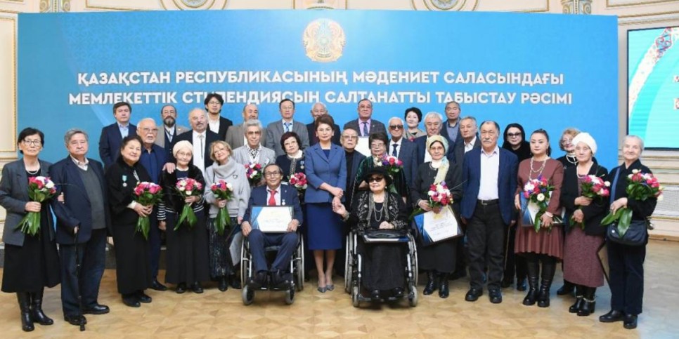 
                    Государственные стипендии вручили деятелям литературы и искусства в Алматы
                