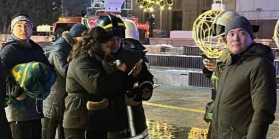 
                    Акимат Алматы оказывает необходимую помощь в тушении пожара здания КБТУ 
                