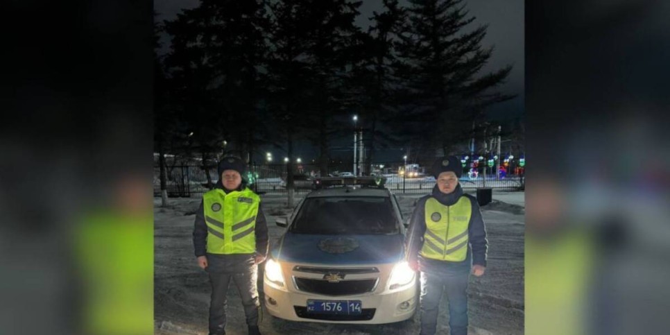 
                    В Павлодарской области полицейские помогли гражданам Узбекистана на трассе
                