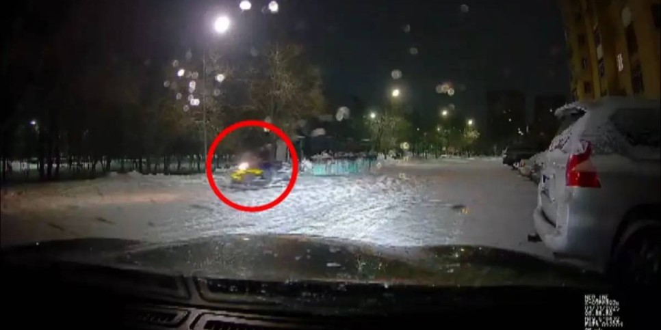 
                    Пьяный мужчина ездил на снегоходе в новогоднюю ночь в Караганде
                
