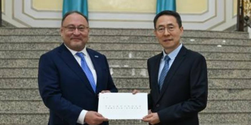 
                    Вновь назначенный посол Китая начал свою дипломатическую миссию в Казахстане
                