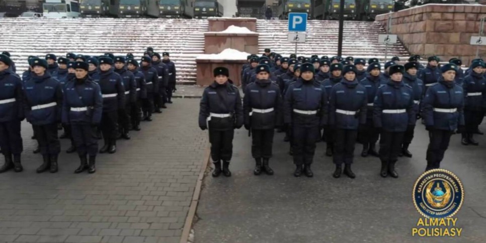 
                    Полиция Казахстана перешла на усиленный режим работы в преддверии новогодних праздников
                