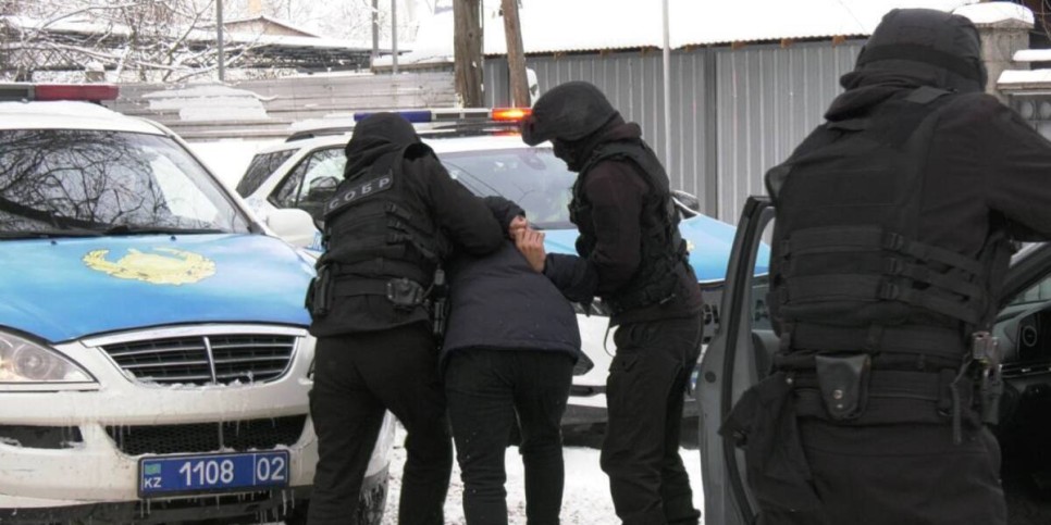 
                    Мошенничество года: более 230 алматинцев обманул 27-летний мужчина 
                