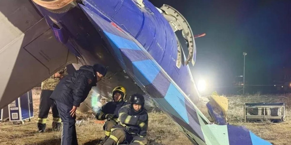 
                    Токаев наградил казахстанцев, спасавших пассажиров рухнувшего в Актау самолета Azerbaijan Airlines
                