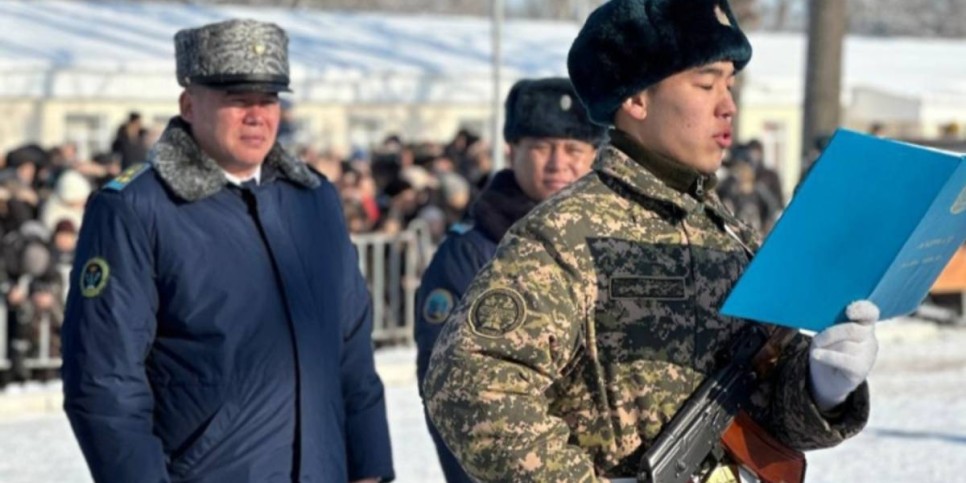 
                    В Алматы прошло торжественное принятие присяги солдатами-срочниками
                