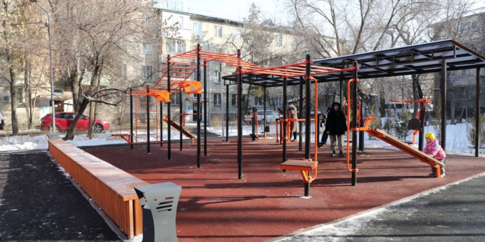 
                    Продолжается благоустройство дворов в Ауэзовском районе Алматы
                