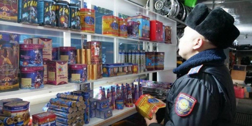 
                    Пиротехника: полиция Алматы обратилась к горожанам  
                