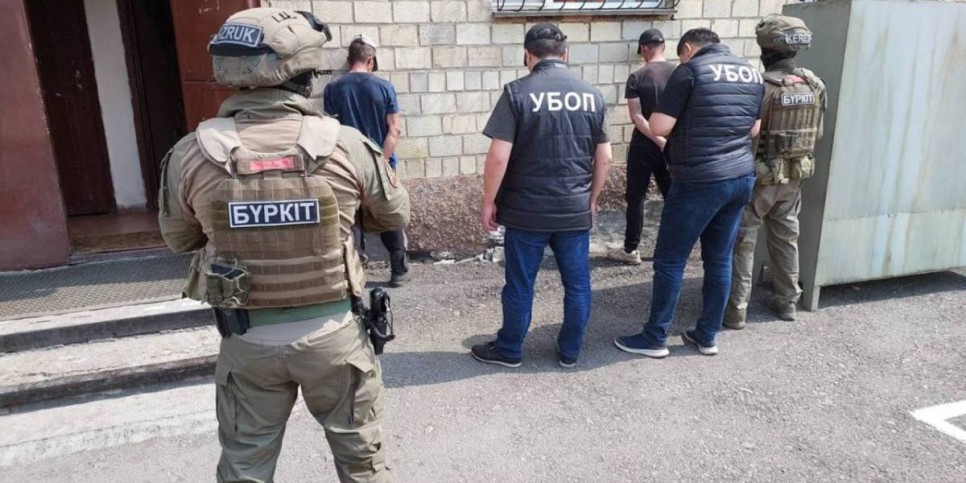 
                    Машинисты тепловозов осуждены за хищение дизтоплива на 16 млн тенге
                