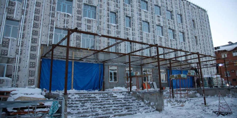 
                    За счет возвращенных государству активов строят многопрофильную больницу в Риддере
                