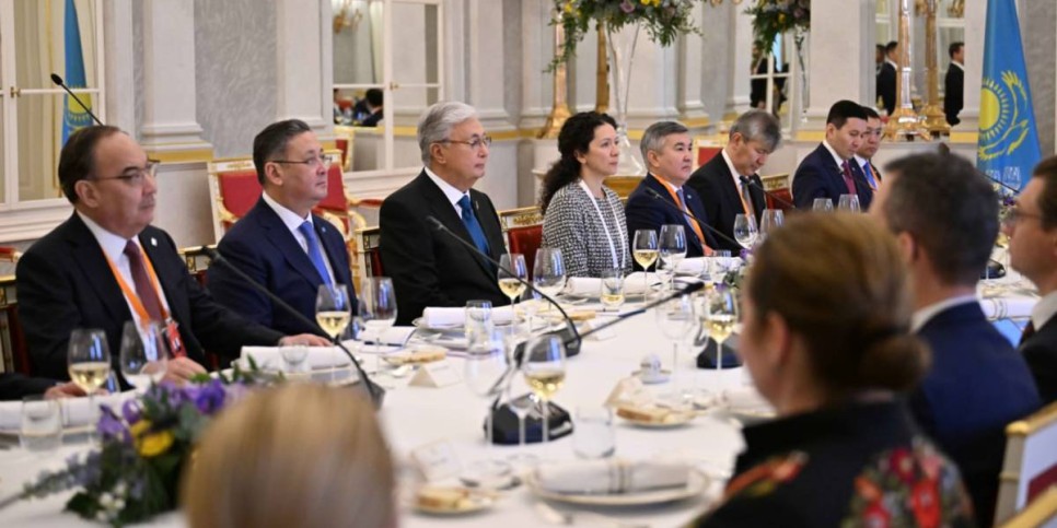 
                    Глава государства встретился с президентом Венгрии Тамашем Шуйоком
                