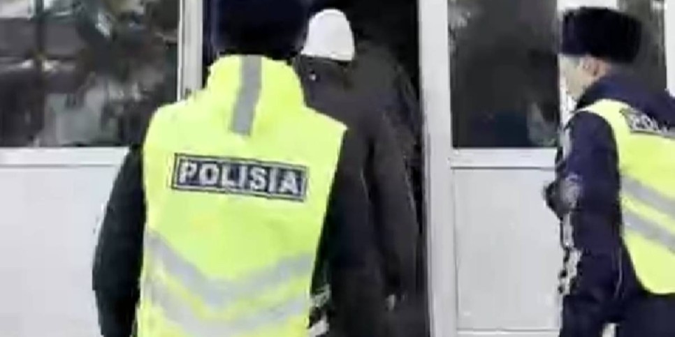 
                    Из роддома на штрафстоянку: участников кортежа осудили в Конаеве
                